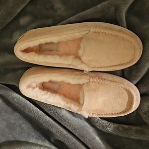 Ugg Slippers. Size 6. Like New